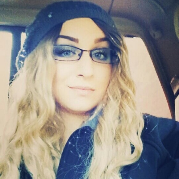 Meet your Posher, Nikka - Picture 1 of 1